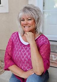 Roxanne Tychsen headshot