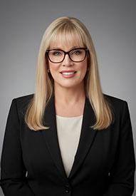 Randi Mills headshot